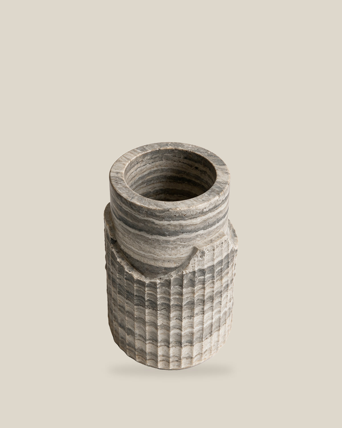 Colesseum Short Travertine Silver Angle 02