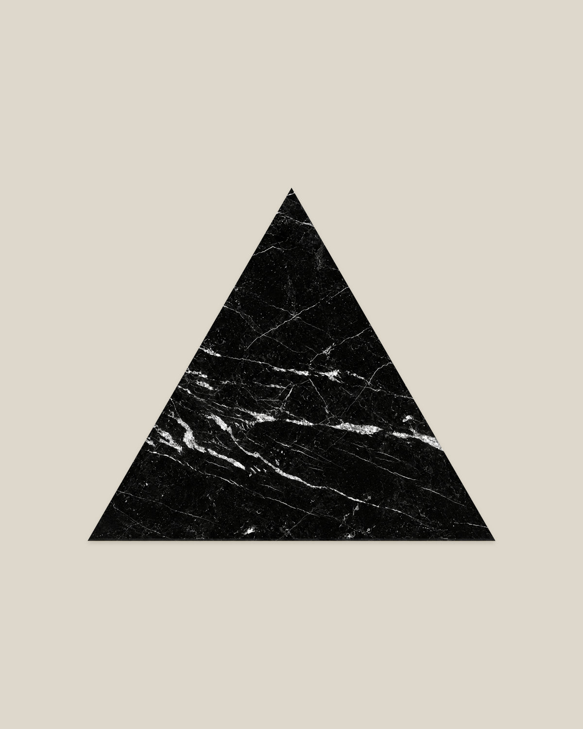 BLOC TRI-CHECKERS — Spanish Black single triangle on BONE background