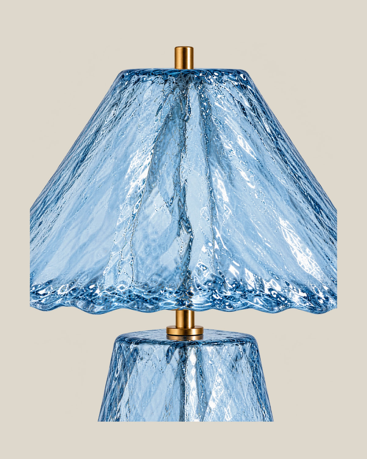 LA LUZ GLACÉ Table Lamp — Blue Shade Detail