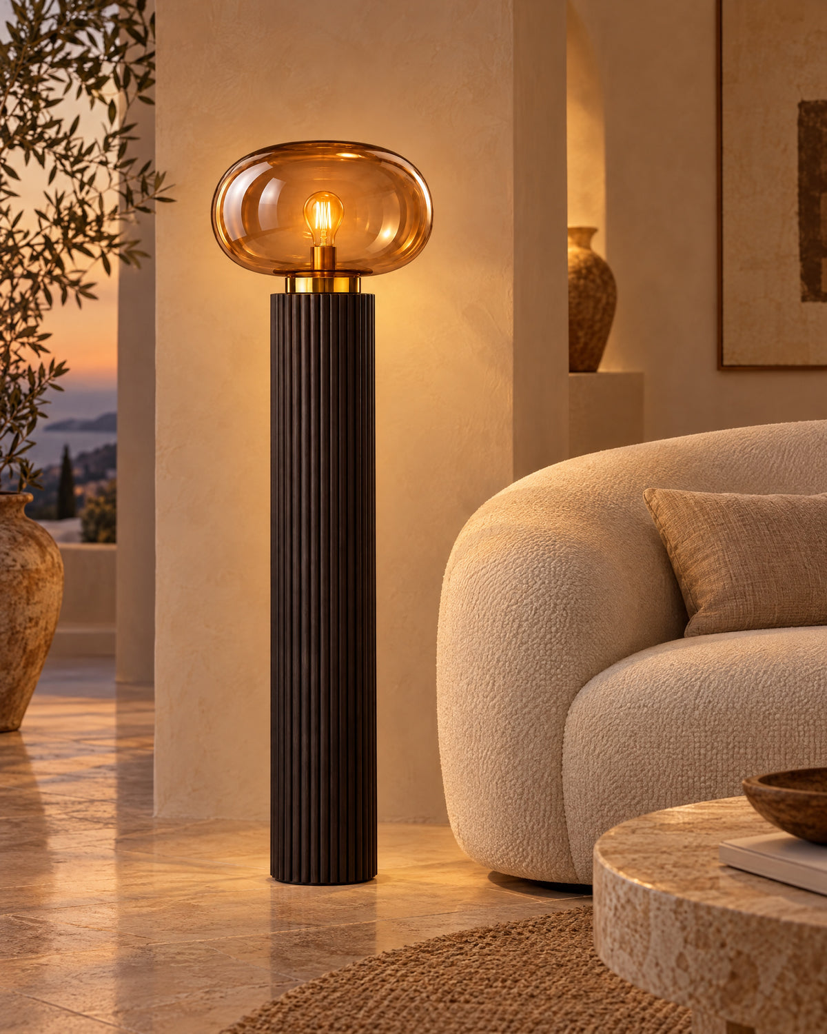 LA LUZ SOLARA Floor Lamp — Classic Black Lifestyle